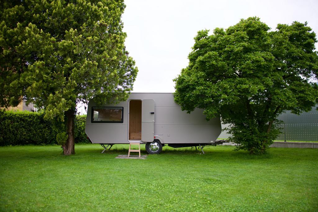 B&B Aura Rossa Quartino 外观 照片
